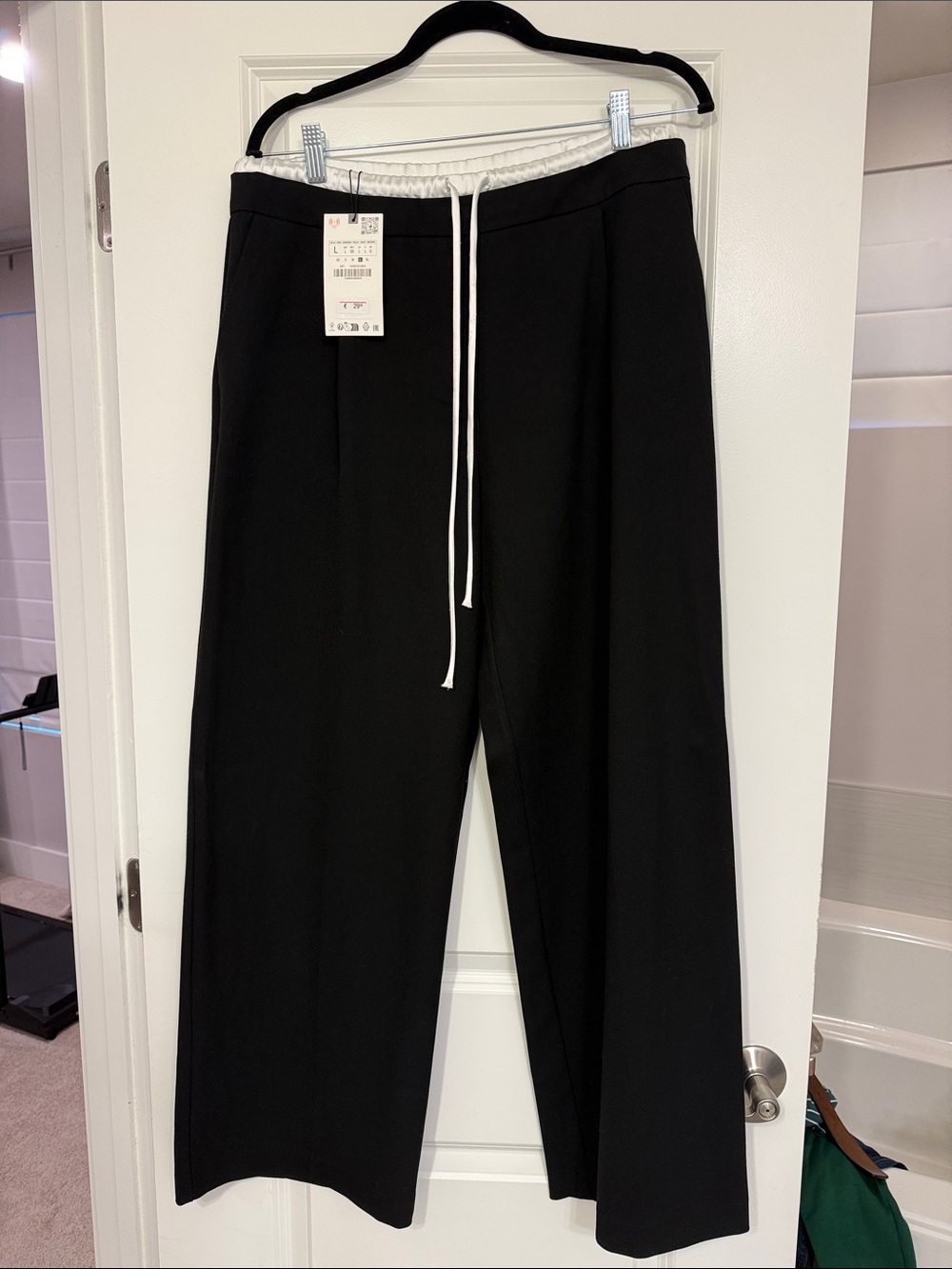 NWT women’s, black Zara pants